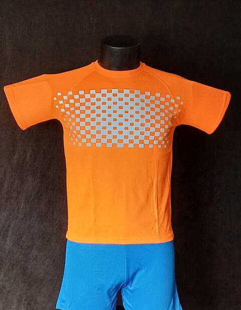 Camiseta técnica REFLECTANTE manga corta, color Naranja Flúor